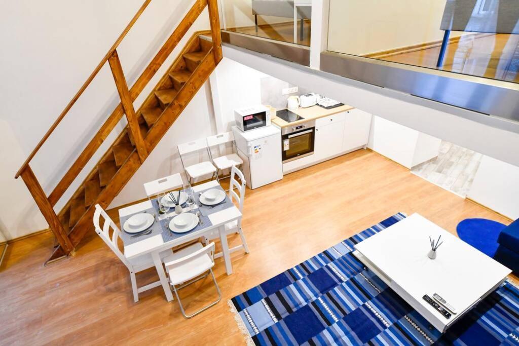 Cosy Two Bedroom Flat In Rottenbiller Str,Sky Budapeste Exterior foto