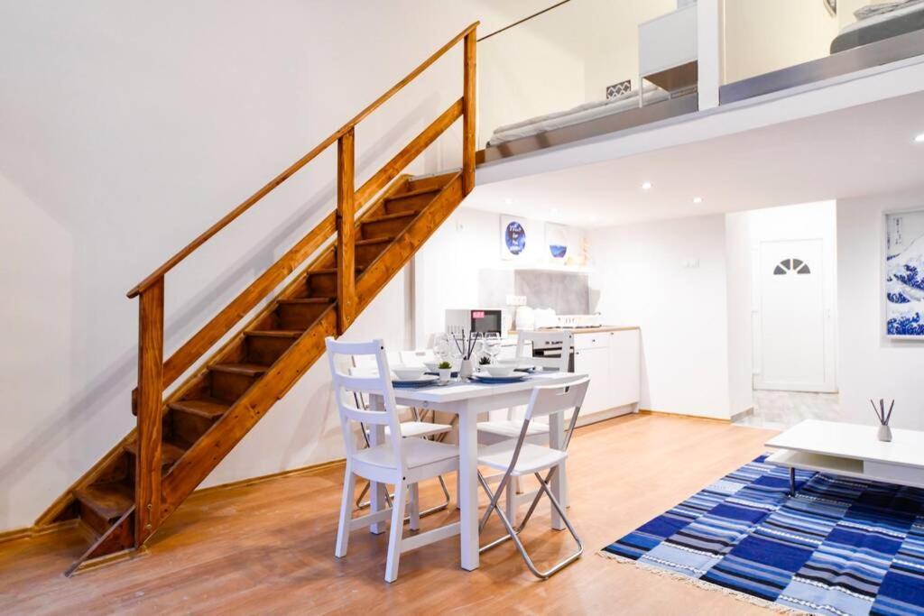 Cosy Two Bedroom Flat In Rottenbiller Str,Sky Budapeste Exterior foto